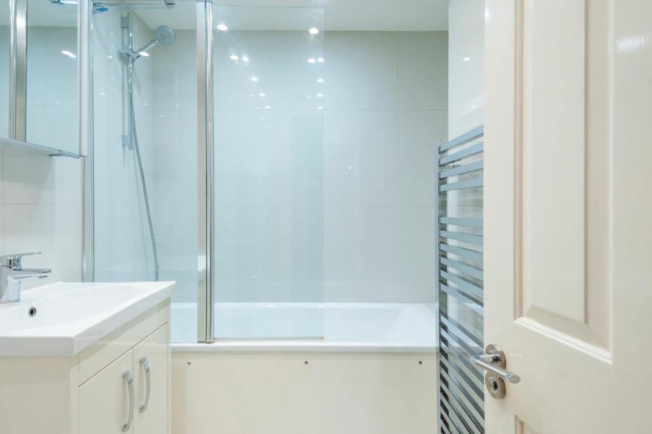 Hampstead Garden Flat-hosted By Sweetstay Appartement